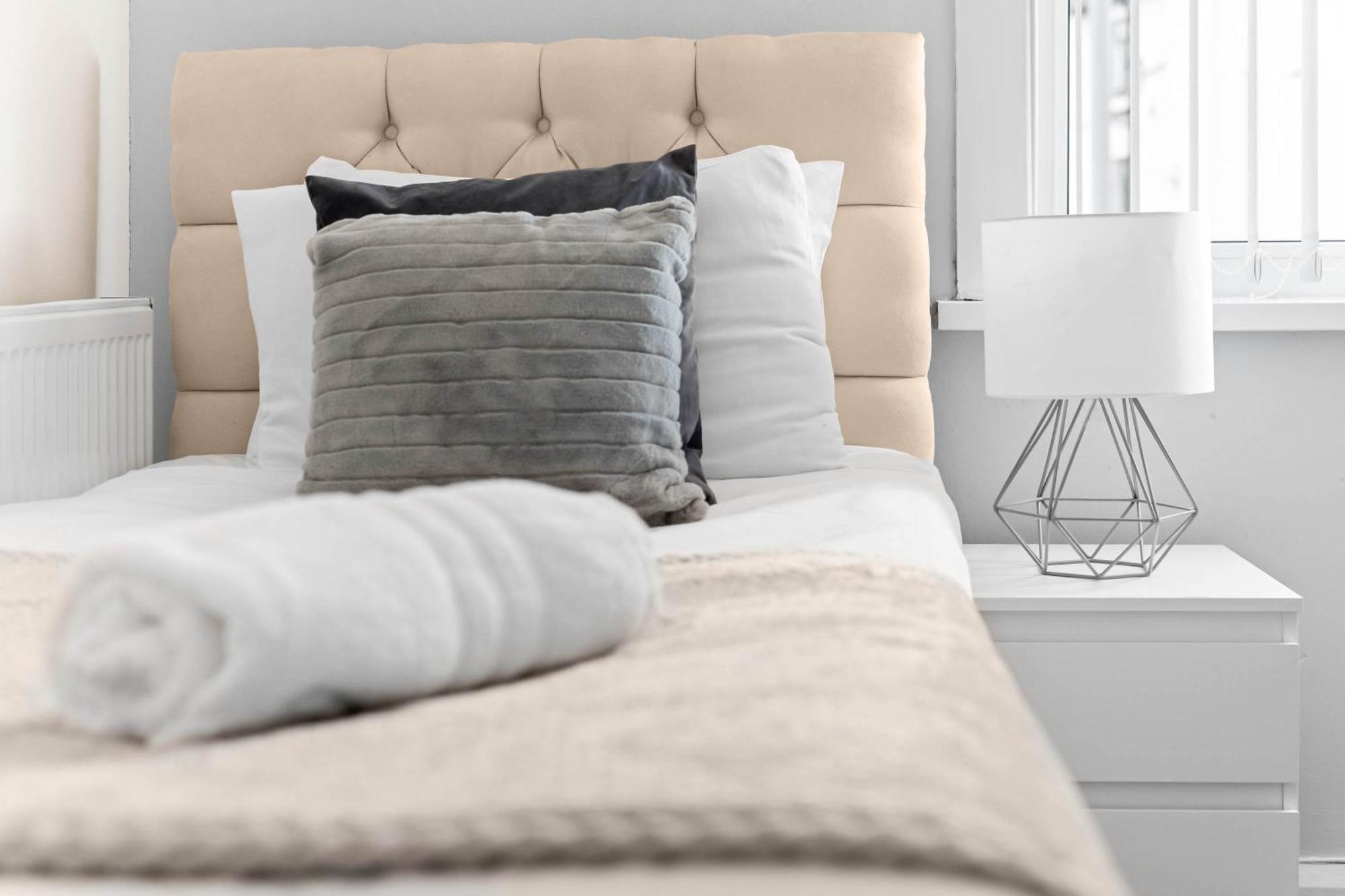 Two Bedroom Apartment - Single Beds - Accommodates 3 - Street Parking - Top Rated -Wbb West Bromwich Luaran gambar