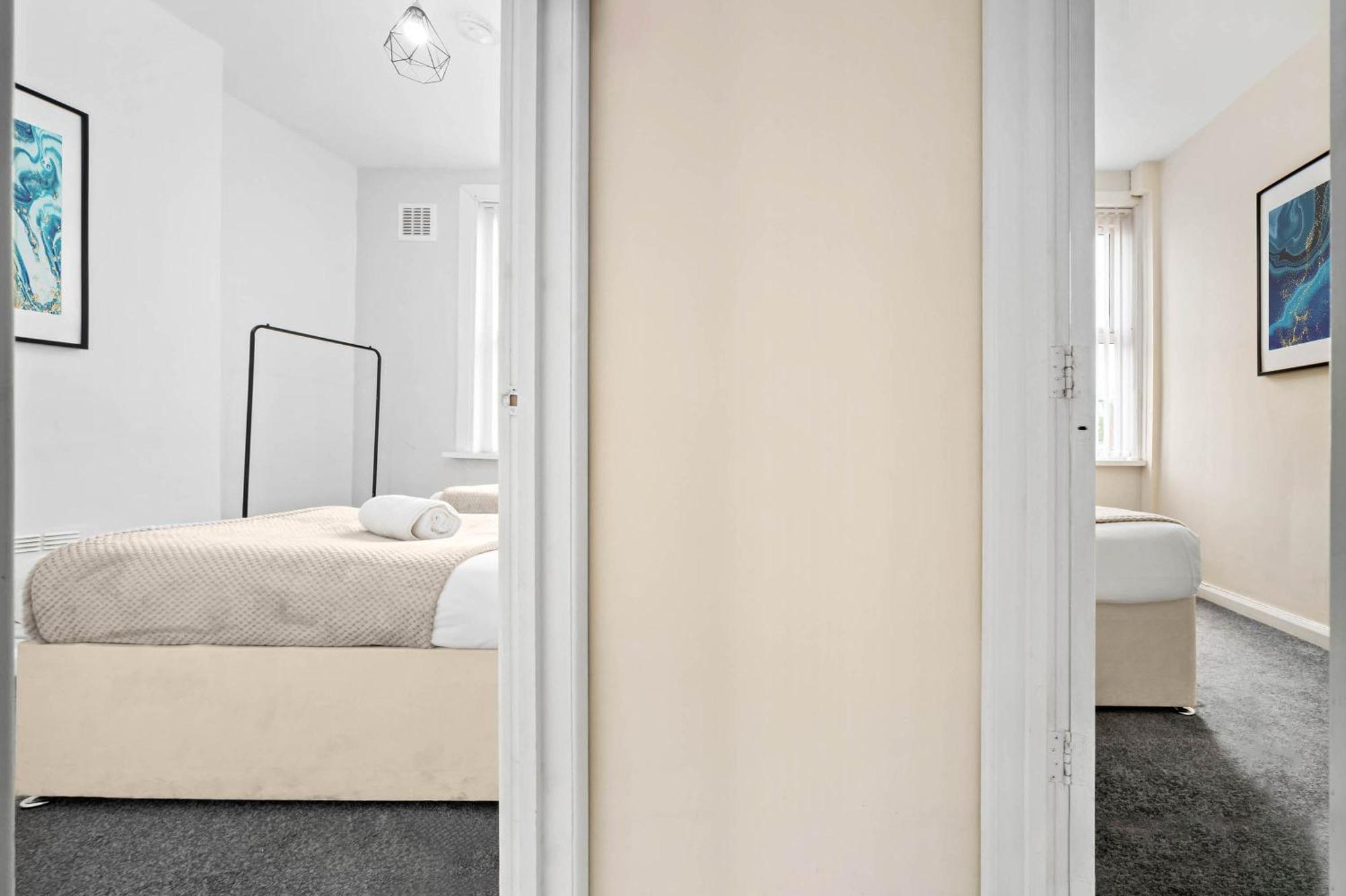 Two Bedroom Apartment - Single Beds - Accommodates 3 - Street Parking - Top Rated -Wbb West Bromwich Luaran gambar
