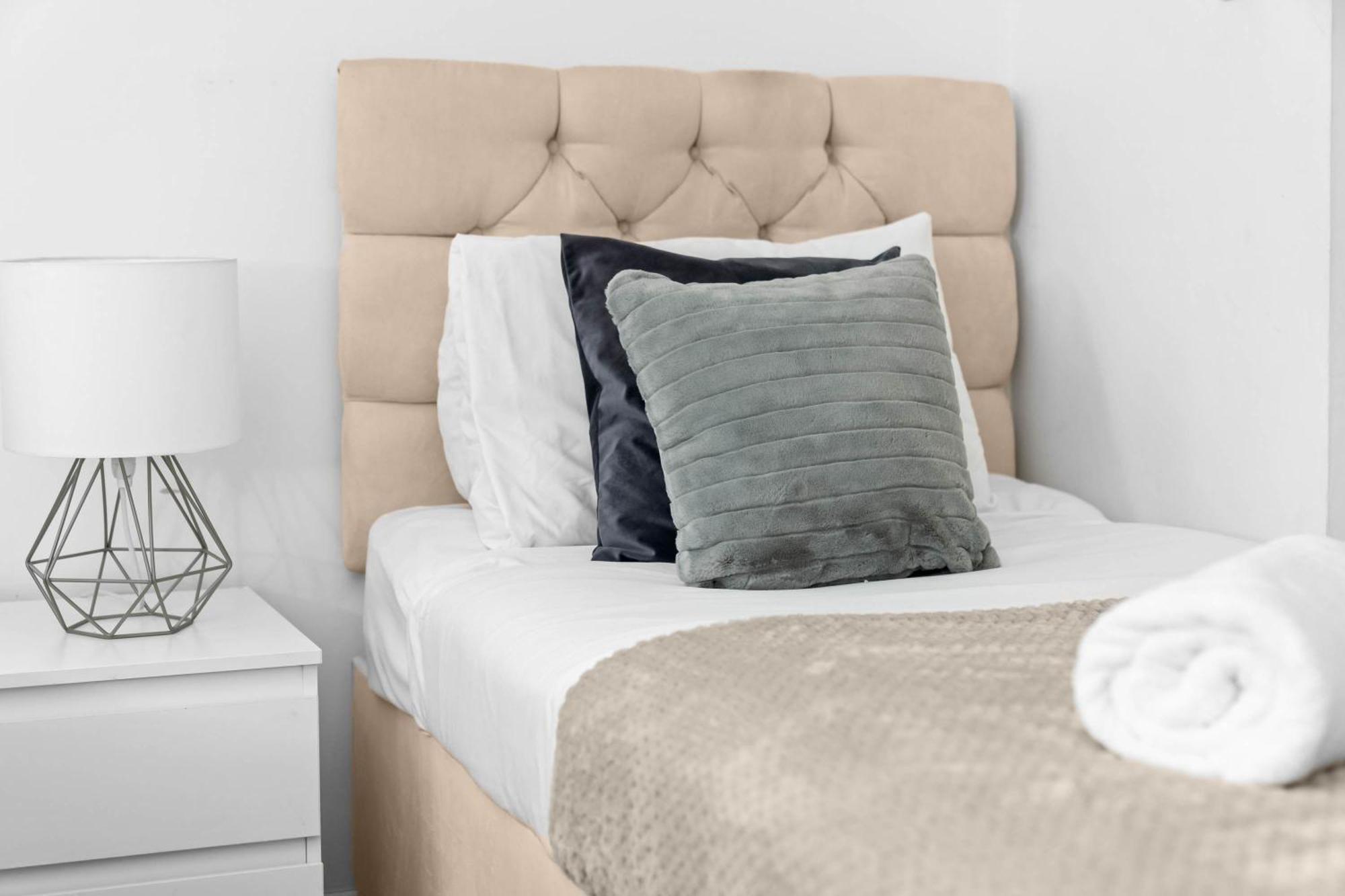 Two Bedroom Apartment - Single Beds - Accommodates 3 - Street Parking - Top Rated -Wbb West Bromwich Luaran gambar