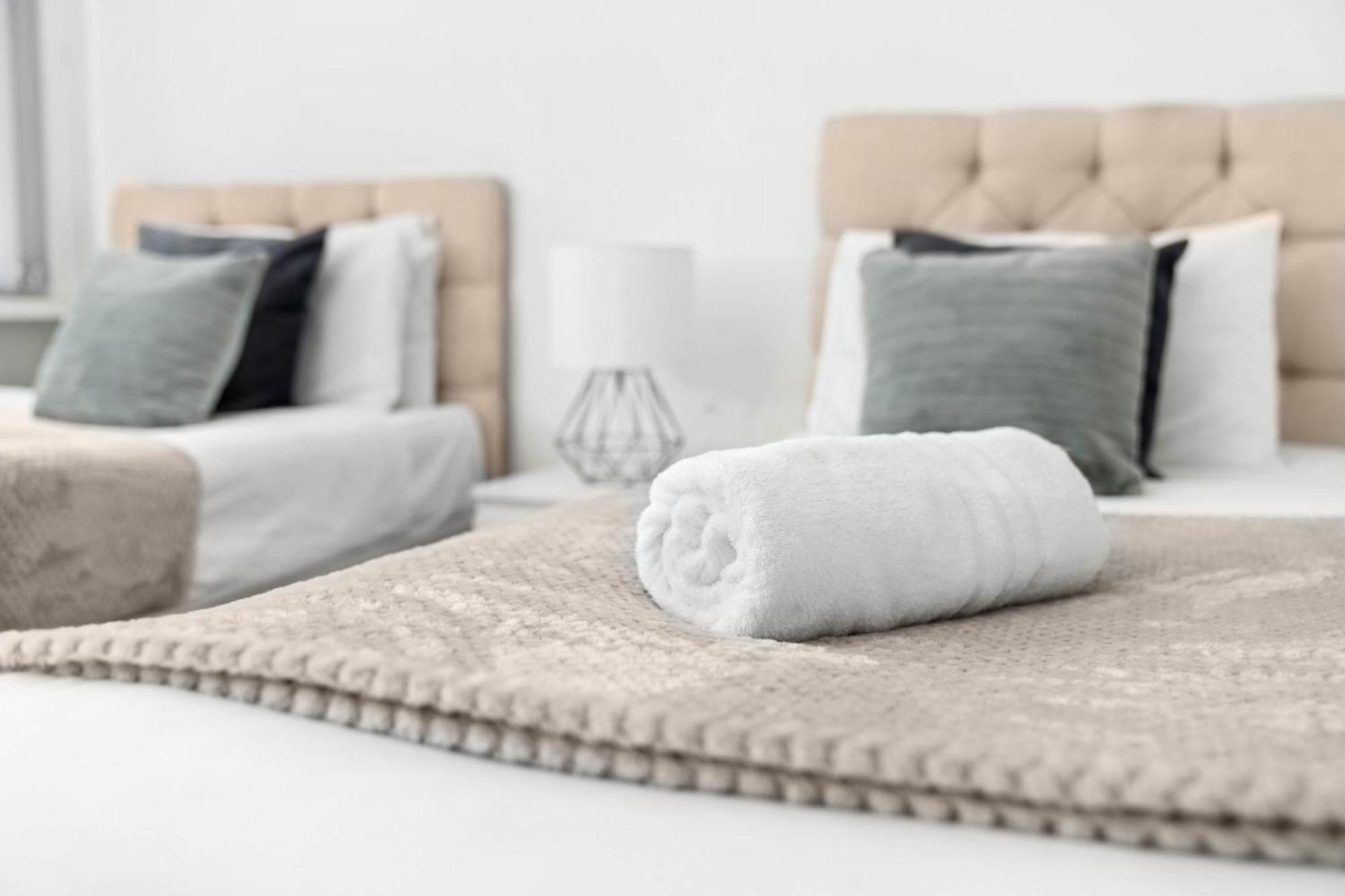 Two Bedroom Apartment - Single Beds - Accommodates 3 - Street Parking - Top Rated -Wbb West Bromwich Luaran gambar